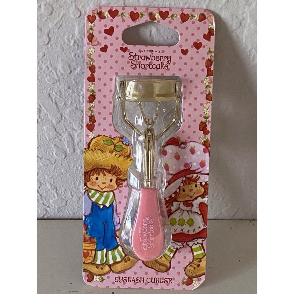 Taste Beauty The World Of Strawberry Shortcake Pink Gold Eyelash Curler NEW